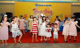 Nhộn nhịp lễ hội “trăng vàng hạnh phúc” cùng Nam A Bank