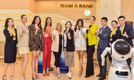 Dàn hoa hậu hoàn vũ 2022 'đổ bộ' Việt Nam, tham quan trải nghiệm tại Hội sở Nam A Bank