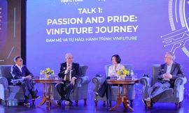 Giám khảo VinFuture chia sẻ với truyền thông quốc tế về AI thúc đẩy chuyển đổi số giáo dục