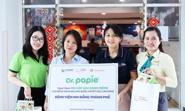 Gạc răng miệng Dr.Papie trao quà cho bệnh nhi ung thư tại TP.HCM