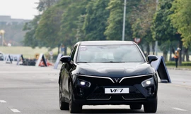 Gia đình trẻ “chốt” VinFast VF 7 để được thảnh thơi trên mọi hành trình