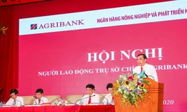 Đồng chí Trần Văn Dự - Phó Tổng Giám đốc Agribank, Trưởng ban tổ chức Hội nghị, báo cáo kết quả hoạt động kinh doanh năm 2019, 6 tháng đầu năm 2020, phương hướng nhiệm vụ những tháng cuối năm 2020