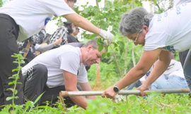 P&G Việt Nam và Central Retail Việt Nam cùng tham gia trồng 500 cây gỗ lớn