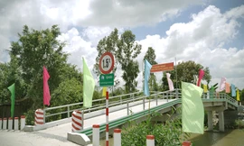 Grab và Quỹ Bảo trợ trẻ em Việt Nam khánh thành công trình cầu kênh Phụng Thớt