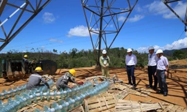 Lãnh đạo Tổng công ty Truyền tải điện quốc gia kiểm tra tiến độ thi công dự án đường dây 500kV mạch 3