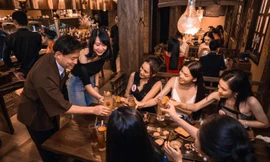 Thí sinh HHVN 2020 trải nghiệm không gian 'xuyên không' kiểu Nhật tại Shamoji Robata Yaki