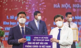Tập đoàn Đất Xanh ủng hộ 20 tỷ đồng cho quỹ vắc xin phòng chống COVID-19.