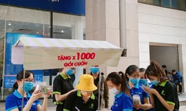 Salad Station tặng 10.000 chiếc gỏi cuốn cho thực khách