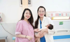 Thắp sáng giấc mơ làm mẹ sau 4 năm ngay lần đầu chuyển phôi