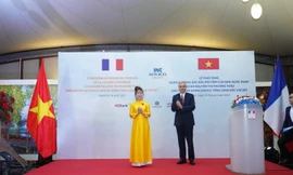 Nữ doanh nhân Nguyễn Thị Phương Thảo nhận Huân chương Bắc đẩu bội tinh 