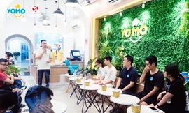 Giới trẻ sốt với cuộc thi ăn sữa chua trân châu Yomo nhận ngay Iphone X