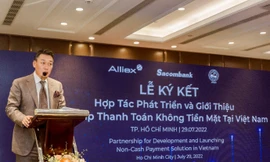 Alliex cùng Phân Lân Văn Điển hợp tác phát triển giải pháp thanh toán không dùng tiền mặt 