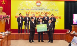 Vietcombank ủng hộ 10 tỷ tại Lễ phát động chống dịch Covid – 19