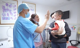 Đừng chủ quan nếu bé dưới ba tuổi có những biểu hiện này