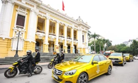 Nhiều trang mạng đồng loạt chia sẻ về đoàn xe chở 'vàng' tại Hà Nội