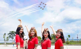 Ấn tượng hình ảnh tiếp viên hàng không Vietjet tại Singapore Airshow 2024