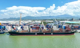 Cảng Chu Lai đón tàu lớn và nâng cao hiệu suất khai thác hàng rời