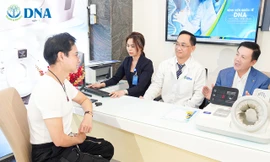 Phòng nguy cơ đột quỵ, Ngọc Sơn đi lọc máu tại Bệnh viện DNA