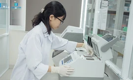 Viện Di truyền Y học – Gene Solutions đang phối hợp với nhiều bệnh viện triển khai mô hình kết hợp 2 xét nghiệm di truyền trong 1 lần thu máu người mẹ