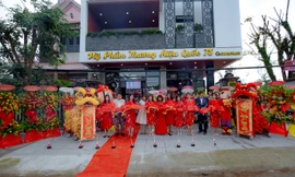 Lễ cắt băng khai trương văn phòng mới diễn ra đầy long trọng