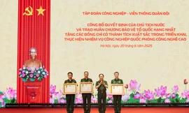 Chủ tịch nước tặng thưởng Huân chương bảo vệ Tổ quốc hạng Nhất cho các lãnh đạo tập đoàn Viettel