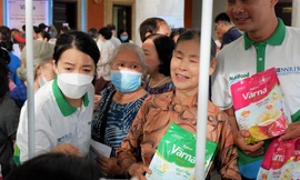 Värna mừng thọ 1.000 người cao tuổi tại TP. HCM