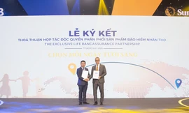 ACB và Sun Life Việt Nam công bố thỏa thuận hợp tác độc quyền phân phối sản phẩm bảo hiểm nhân thọ kéo dài 15 năm tại Việt Nam