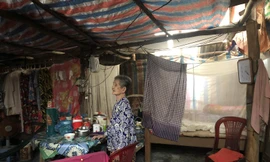 Nguyện ước trước khi mất của đôi vợ chồng già bán vé số mưu sinh