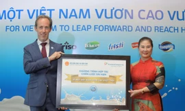 Sữa cô gái Hà Lan đầu tư 55 tỷ đồng vào giáo dục