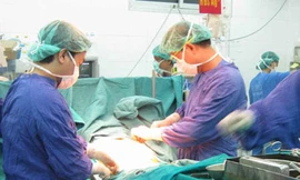 Nguy hiểm nếu sau 14 tuổi ngực vẫn lép