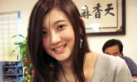 Cô gái xinh đẹp có thể 'hòa tấu' 3 nhạc cụ cùng lúc