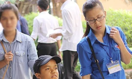 Khâm phục những sĩ tử giàu nghị lực