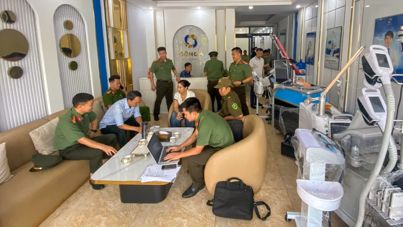 1-luc-luong-chuc-nang-kham-xet-tai-co-so-dong-a-beauty-center-phuong-vinh-phuc-tinh-phu-tho.jpg