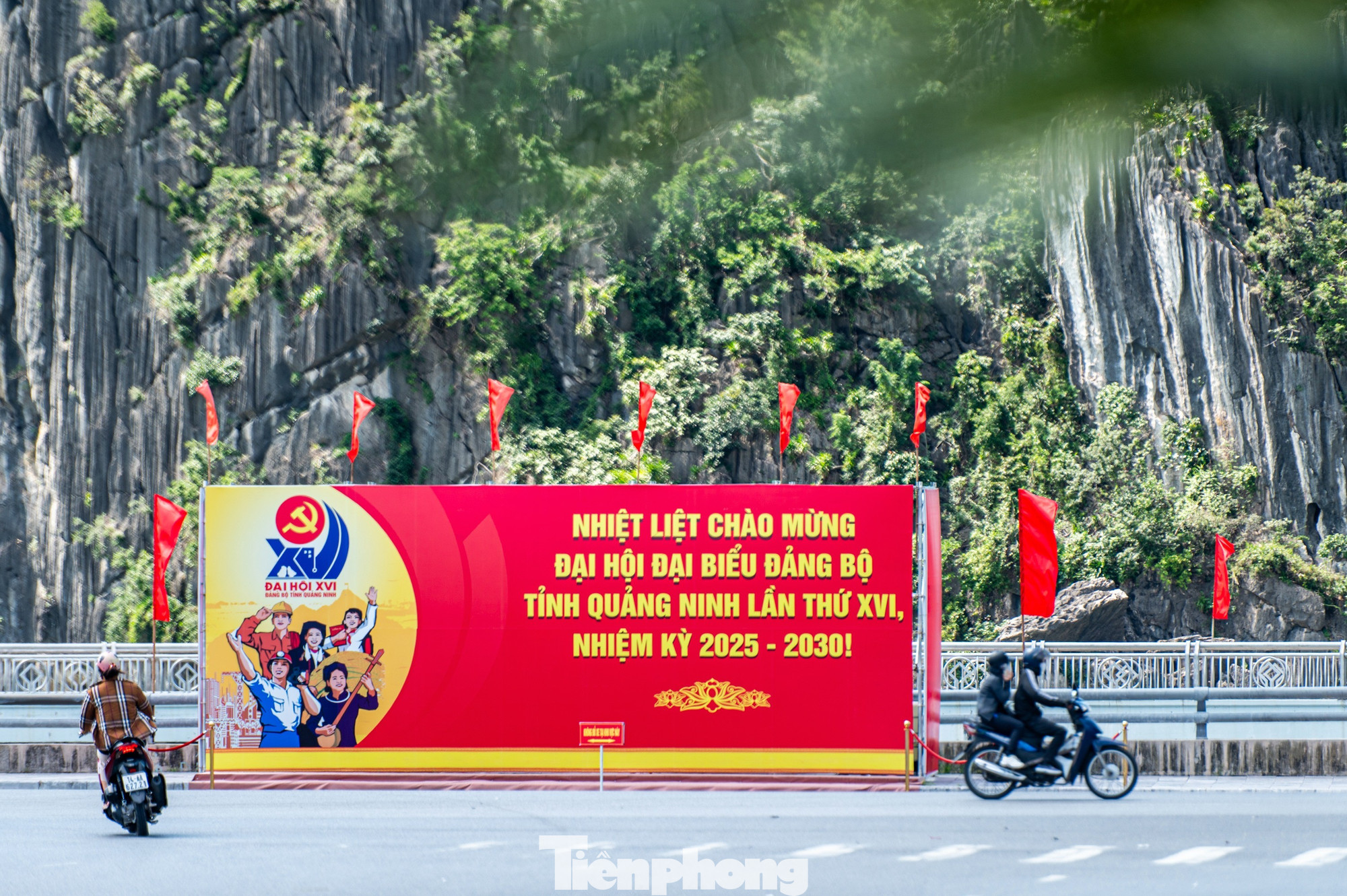 Lễ Gắn Biển Trụ Sở I Công An Tỉnh Quảng Ninh: Kỳ Vọng Mới cho Lực Lượng Bảo Vệ An Ninh 3 Lễ Gắn Biển Trụ Sở I Công An Tỉnh Quảng Ninh: Kỳ Vọng Mới cho Lực Lượng Bảo Vệ An Ninh