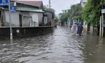 Học sinh toàn thành phố Huế nghỉ học ngày 27/10 do mưa to trắng trời