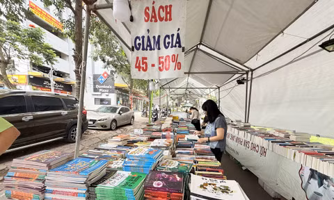 Vạch trần 'ma trận' sách lậu đội lốt hội chợ sách cũ