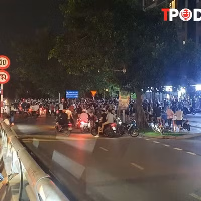 NÓNG 30/7: Hàng xóm kể phút phát hiện nam thanh niên tử vong trong căn hộ chung cư ở Hà Nội