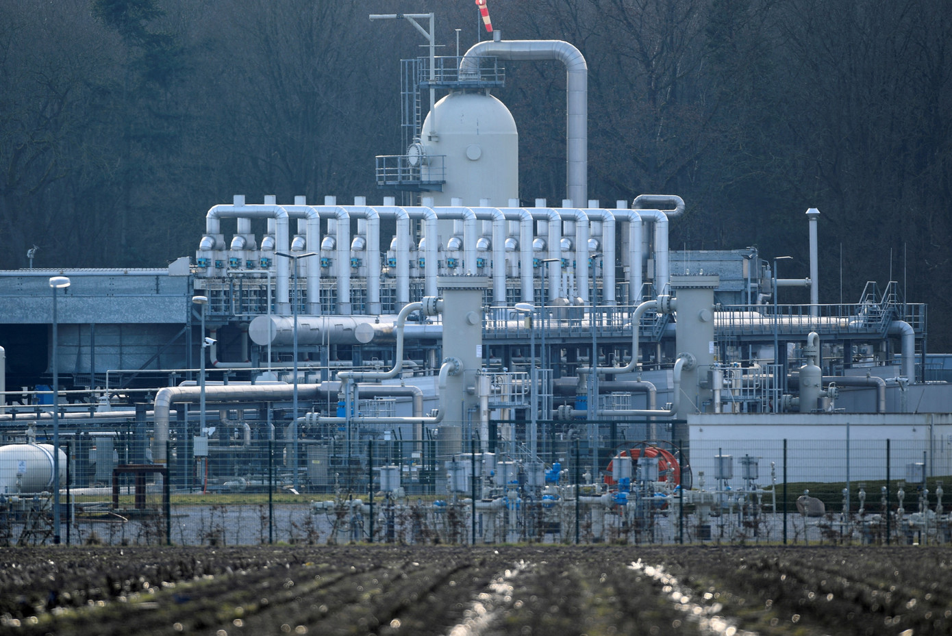 2022-10-11t060024z-1785394830-rc2s3t9jizog-rtrmadp-3-ukraine-crisis-europe-gas-7763.jpg