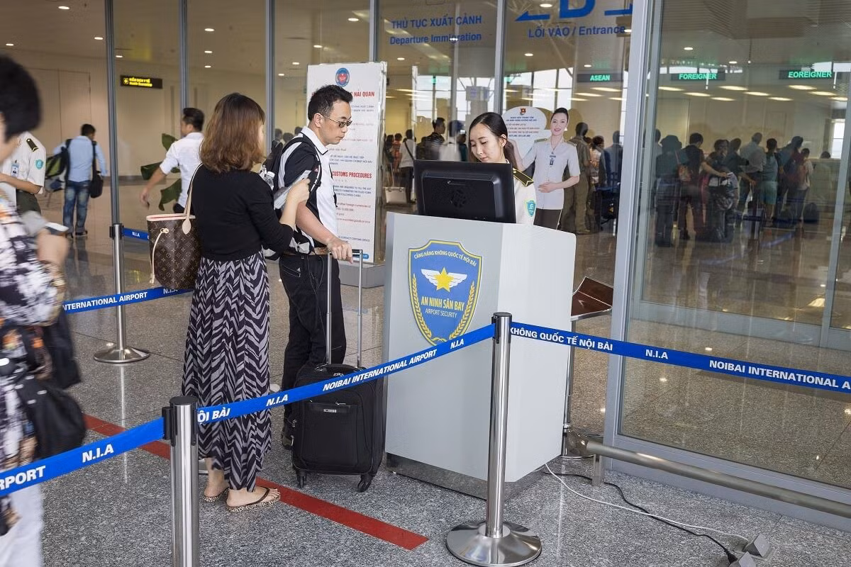 check-in-san-bay-noi-bai-3.jpg