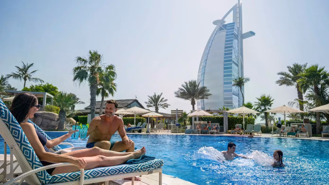 79ca8d380952-jumeirah-beach-hotel-leisure-pool-western-family-burj-al-arab-view-landscajpg.jpg