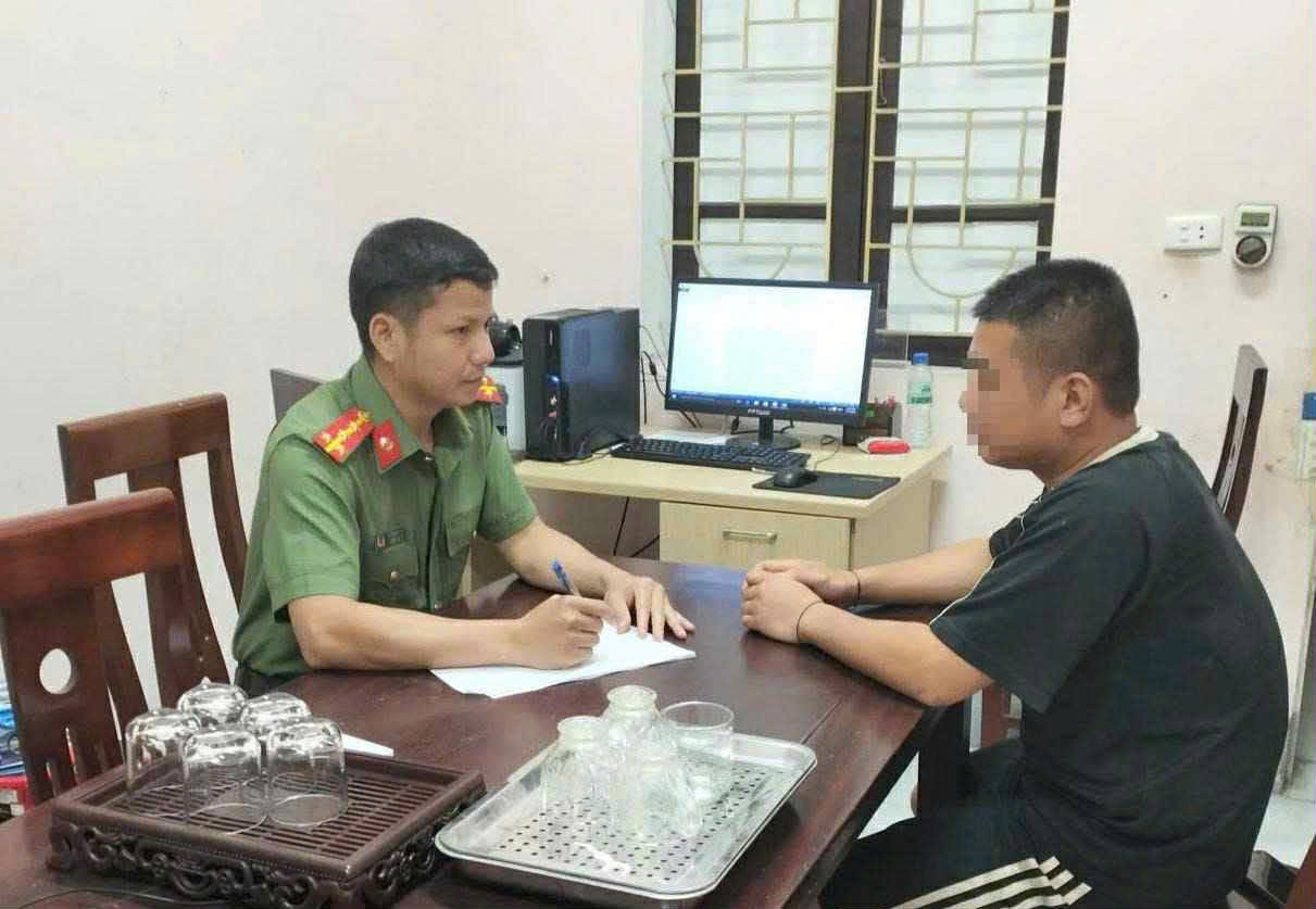 L.T.S tại cơ quan Công an z6847152576773-ace59f836001510fbc622b506081a071.jpg