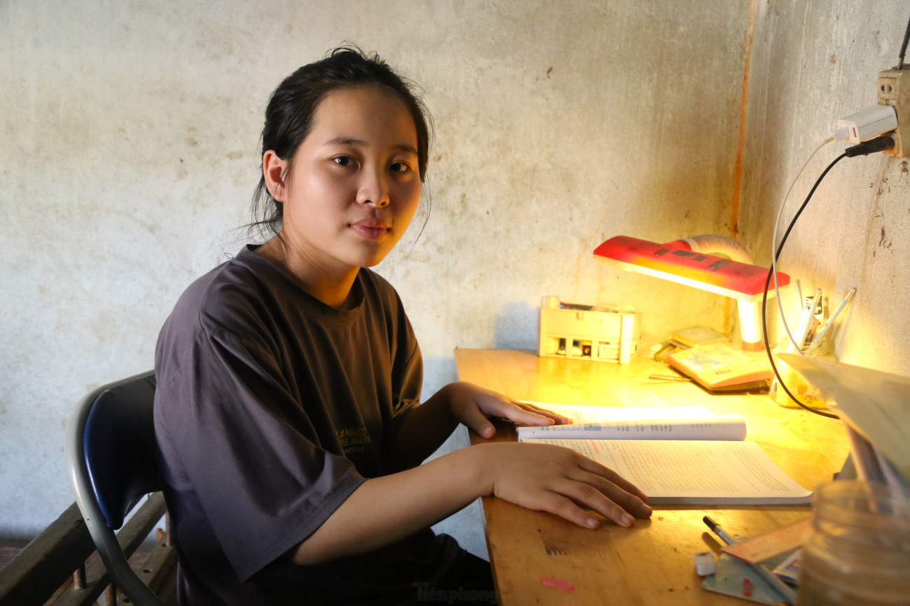 Yến yêu thích môn Ngữ Văn và mong muốn trở thành một giáo viên trong tương lai tp-2.jpg