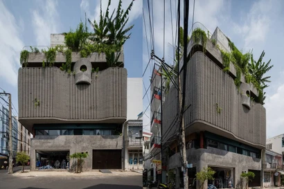 Ngôi nhà theo phong cách hiện đại nổi bật nơi ngã tư thành phố