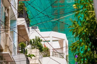 Lấy sáng cho nhà ống bằng thiết kế mặt tiền thú vị