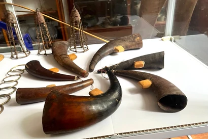 Mỗi chiếc tù và của Tiến sĩ Lâm là một câu chuyện hấp dẫn