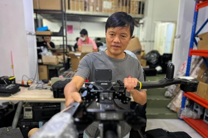 Đội cứu hộ của RtR đưa drone thực hiện nhiệm vụ cứu trợ tại tỉnh Khánh Hòa