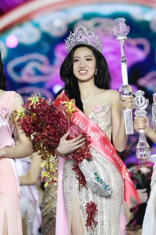 Top 3 Hoa hậu Việt Nam 2024 lần đầu giao lưu sau đăng quang tại Huế