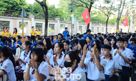 Bí kíp ôn môn Văn thi tốt nghiệp THPT: Không lạm dụng AI, tìm tài liệu ở đâu?