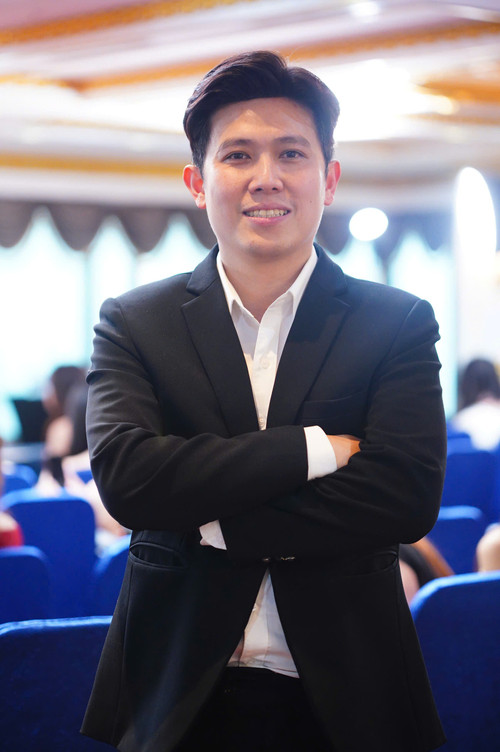 Thầy Sơn hy vọng trong tương lai có hoa hậu đến từ Đại học Khoa học - Đại học Thái Nguyên. Ảnh: Duy Phạm. Thầy Sơn hy vọng trong tương lai có hoa hậu đến từ Đại học Khoa học - Đại học Thái Nguyên. Ảnh: Duy Phạm.