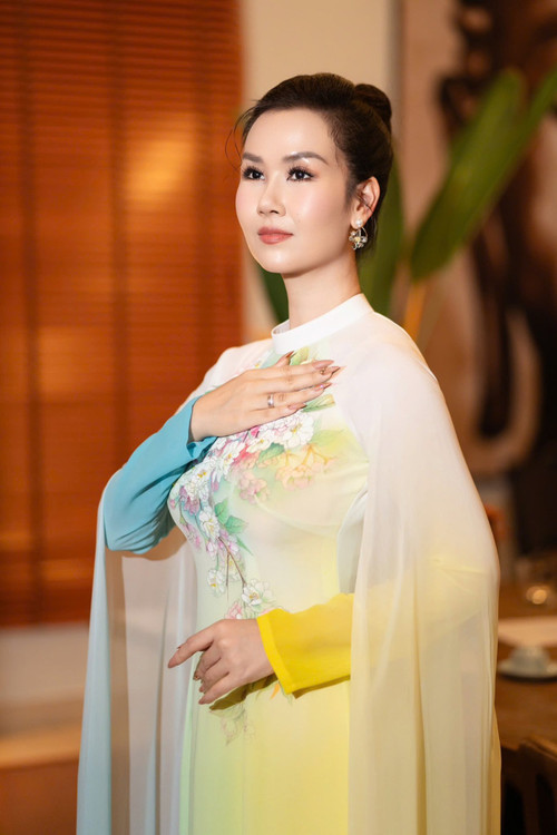 Ca sĩ Võ Hạ Trâm.